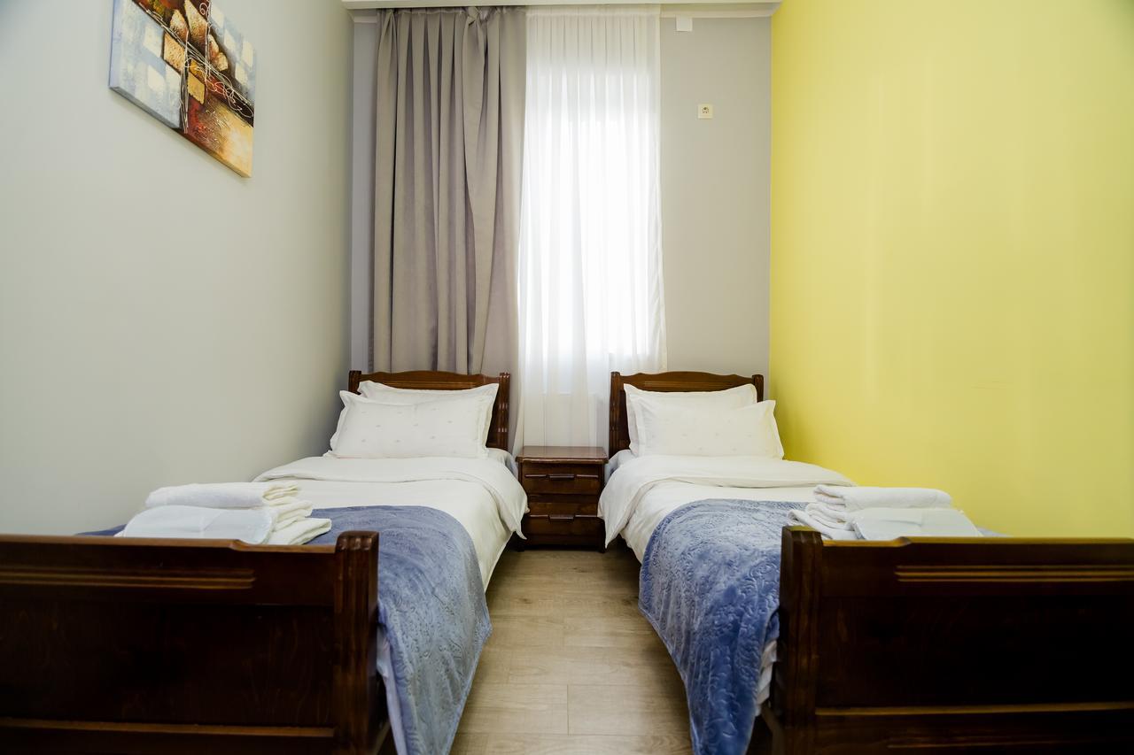 Big Family Guest House Tbilisi Exterior photo