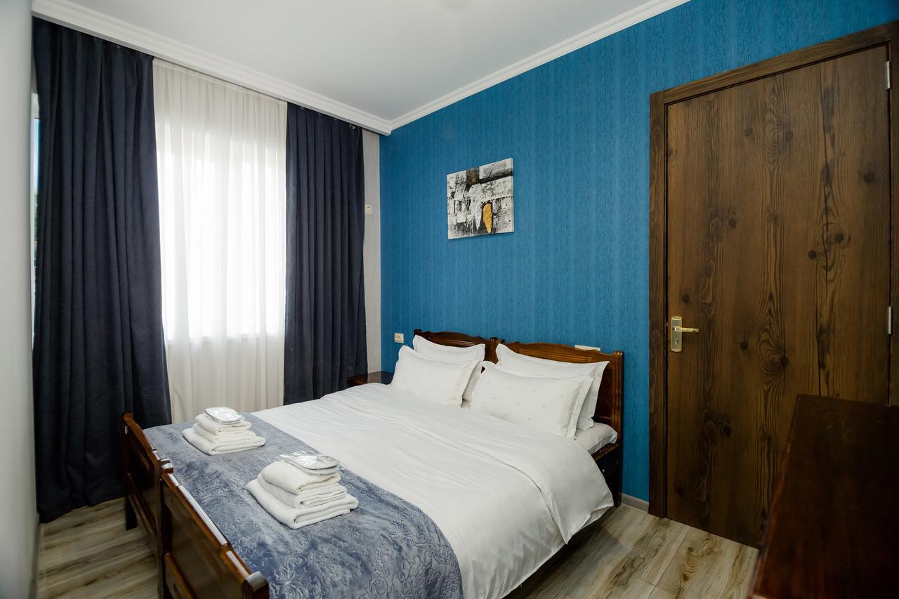 Big Family Guest House Tbilisi Exterior photo