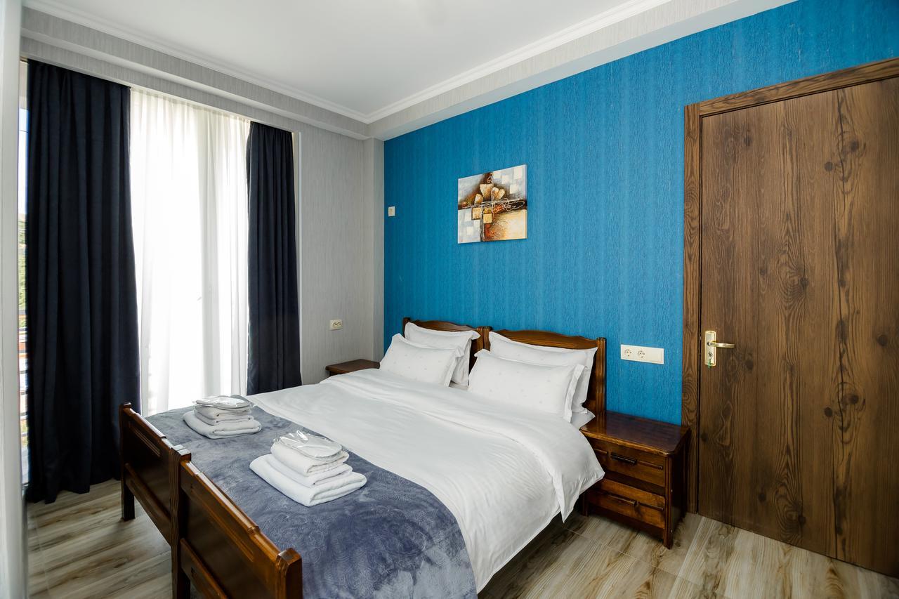 Big Family Guest House Tbilisi Exterior photo