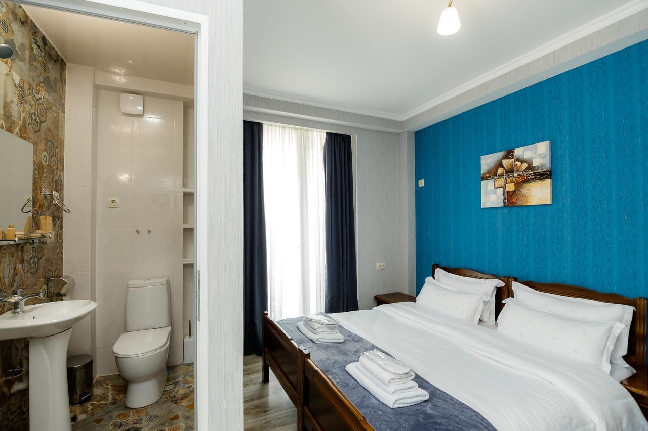 Big Family Guest House Tbilisi Exterior photo