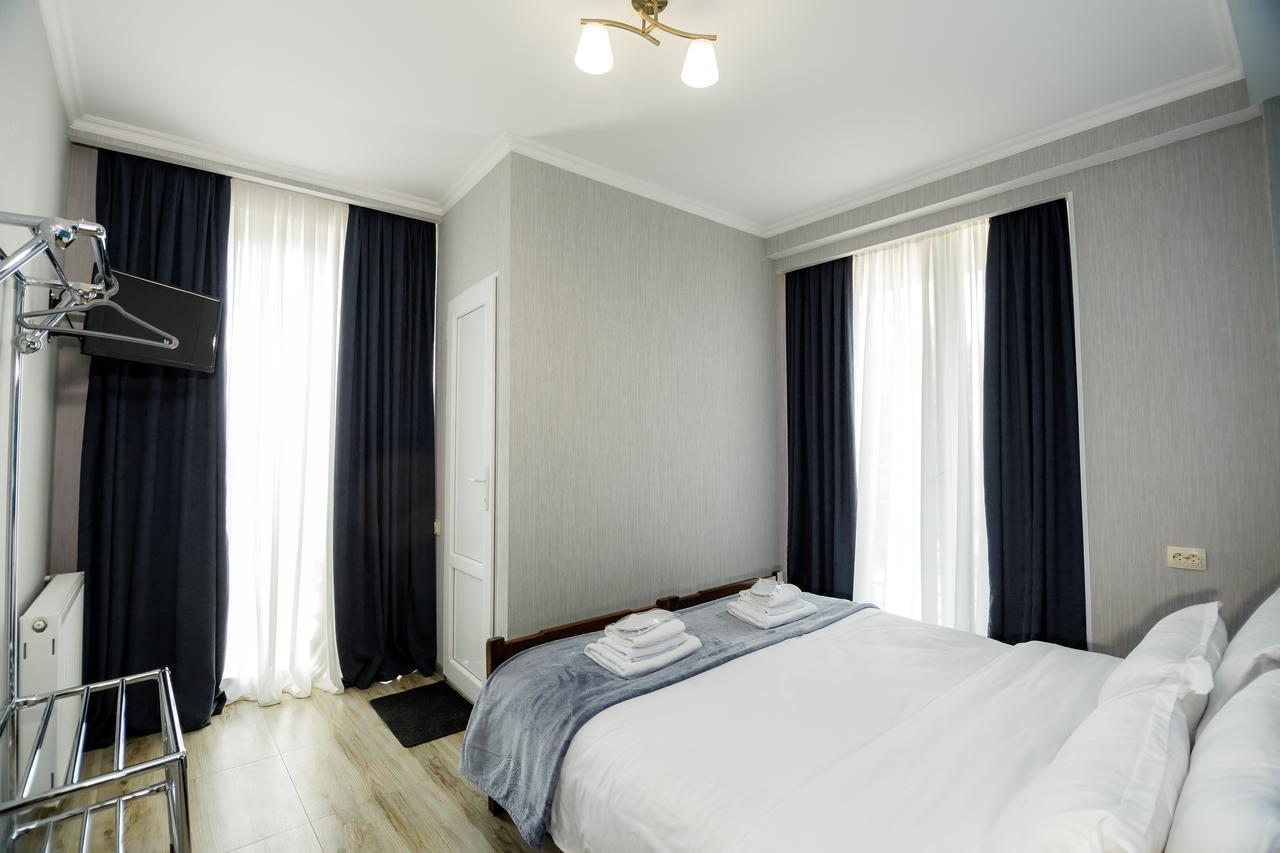Big Family Guest House Tbilisi Exterior photo