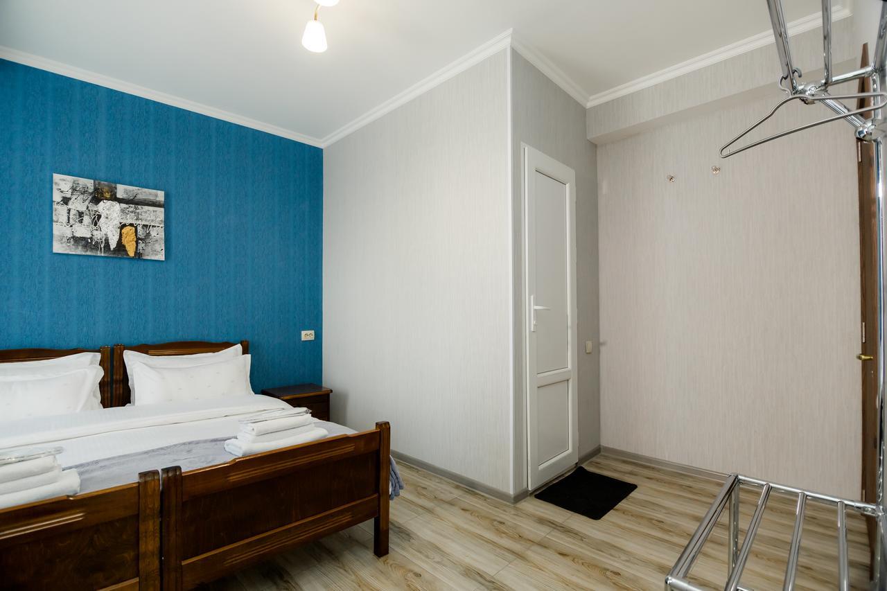 Big Family Guest House Tbilisi Exterior photo