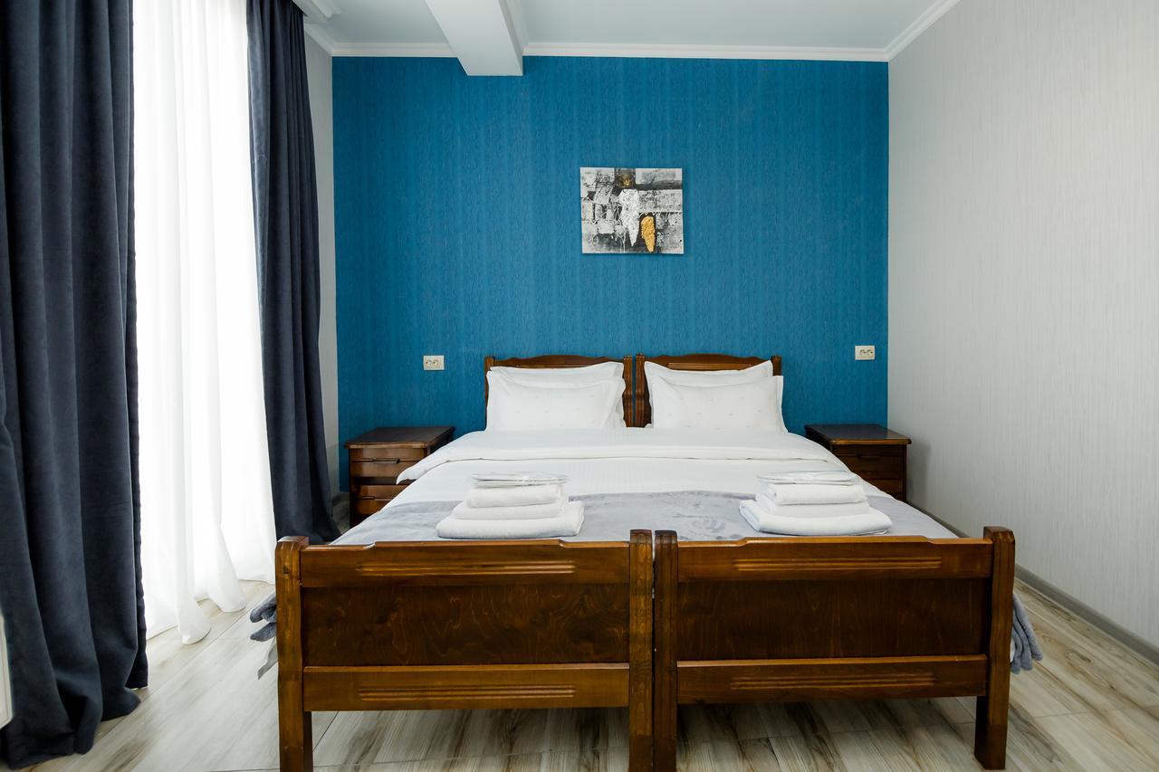 Big Family Guest House Tbilisi Exterior photo