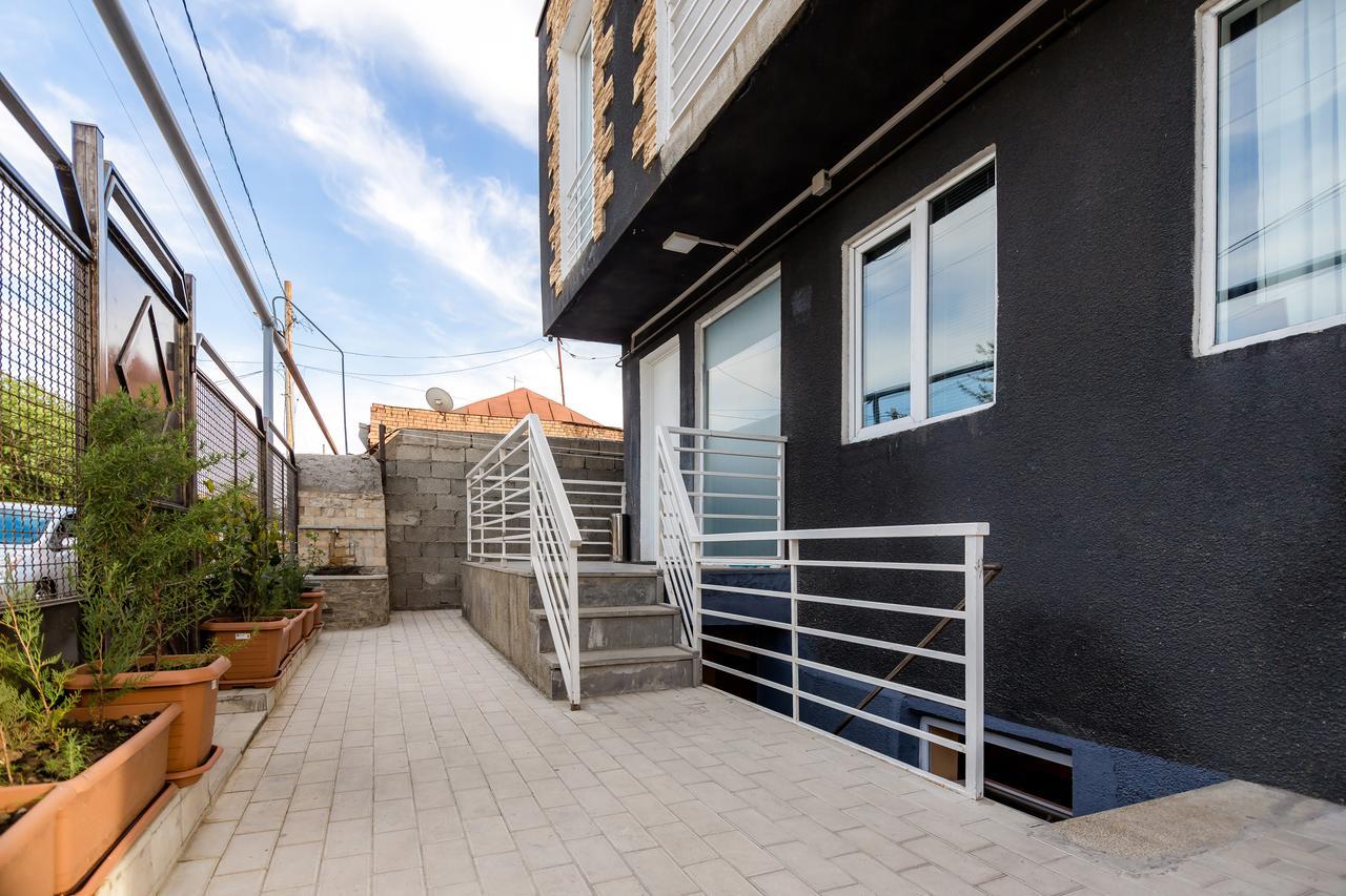 Big Family Guest House Tbilisi Exterior photo